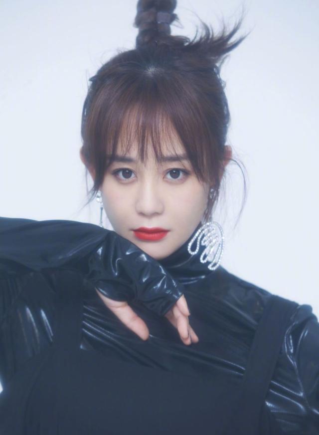 瓶的盖儿|海陆点赞diss黄圣依的言论，是故意还是手滑？姐姐们开始混战了吗