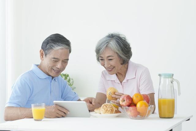 一个退休女人的自述：晚年真正可以依靠的，不是儿女和退休金