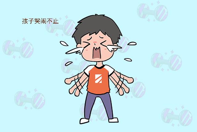 [超级宝妈]面对地铁内哭闹不止的孩子，妈妈一番话引得众人瞩目
