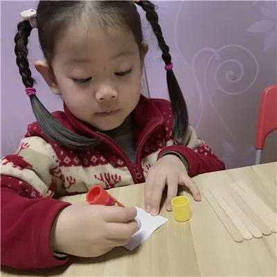 「超级宝妈」雪糕棒这样设计玩法，亲子游戏不用再发愁