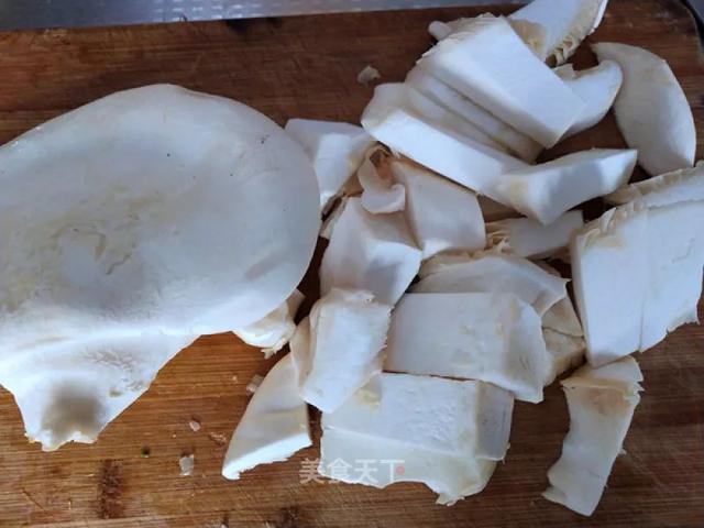 天冷了，自制一份香喷喷的煲仔饭！有菜有肉，越嚼越香