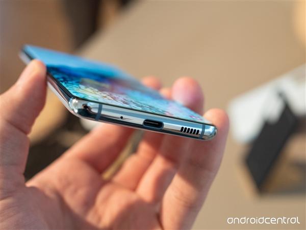 『环球网』首款骁龙865机皇 三星Galaxy S20系列真机图赏