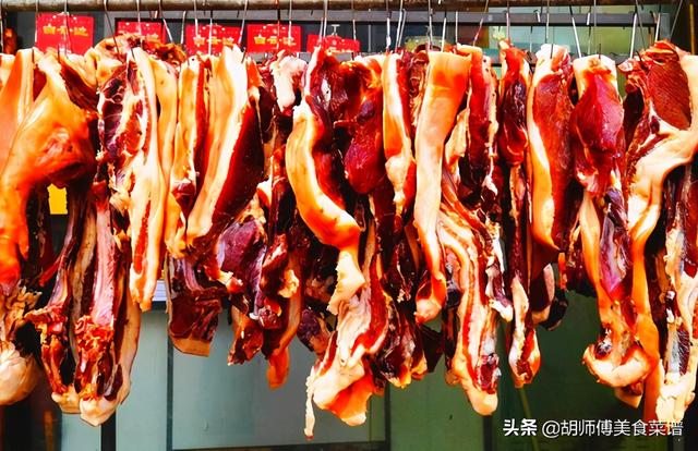 腌腊肉时，只加盐腌是错的！牢记4要点，腊肉香味浓郁，久放不坏