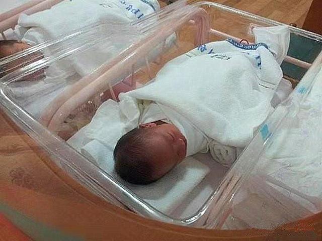 【你的育儿经】你希望宝宝生下来几斤?孩子出生体重,与这7个因素有关