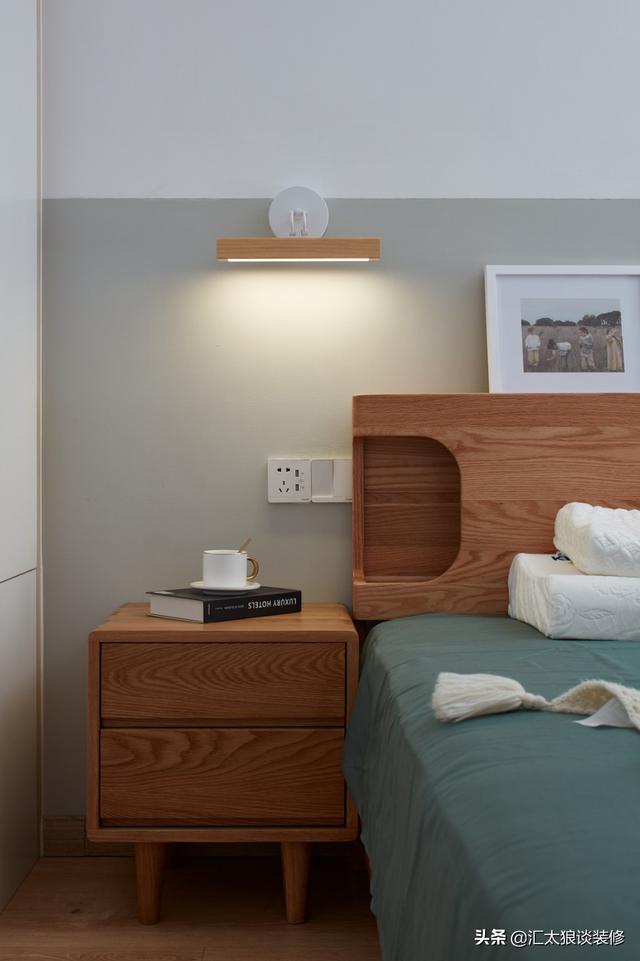 看来看去还是白色搭木色的装修最舒服耐看，初看不惊艳越看越喜欢