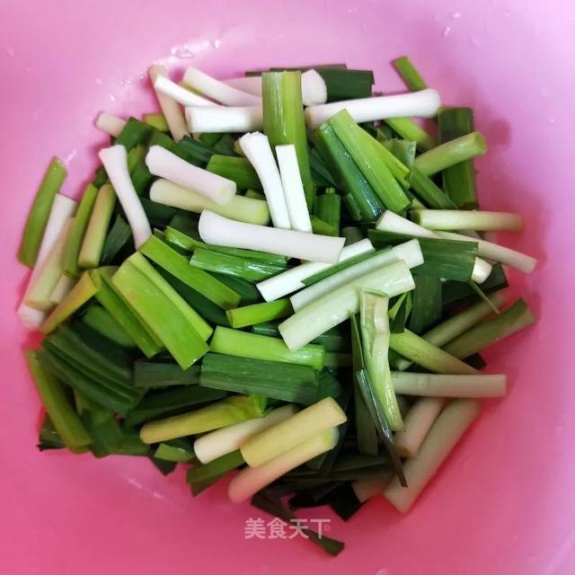 等了一年的腊肉，忍不住想尝尝鲜！味道醇香，百搭又下饭