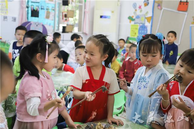 家有儿女|独山县第四幼儿园：快乐童年 我们一起过端午！