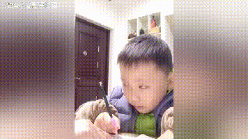 超级宝妈@科学研究告诉你：为什么对孩子写作业盯得越紧，孩子成绩越差！