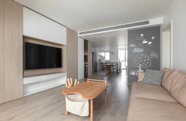 难怪“刷大白”又火了，学她家这样搭配，透着骨子里的高级感！