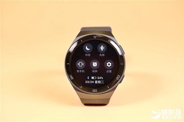环球网@支持100种运动模式 华为Watch GT2e曜石黑开箱图赏
