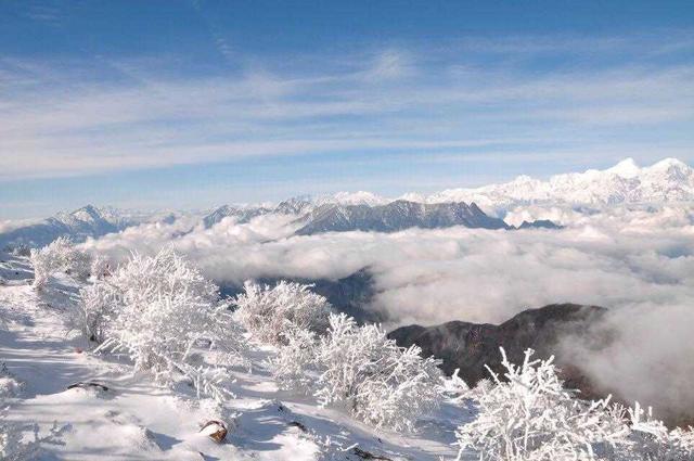 「趣旅游」带你去看四川最美的云海瀑布(附旅行必备清单)