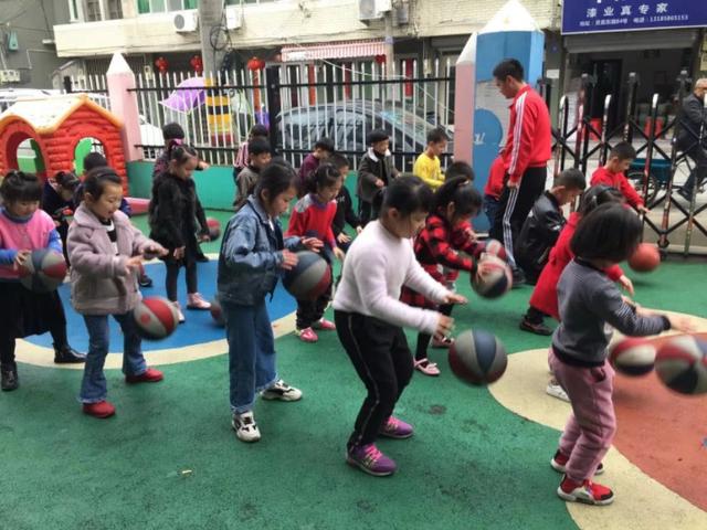 超级宝妈■解读全国幼儿园篮球特色打造背景下篮球课程教学的普及方法