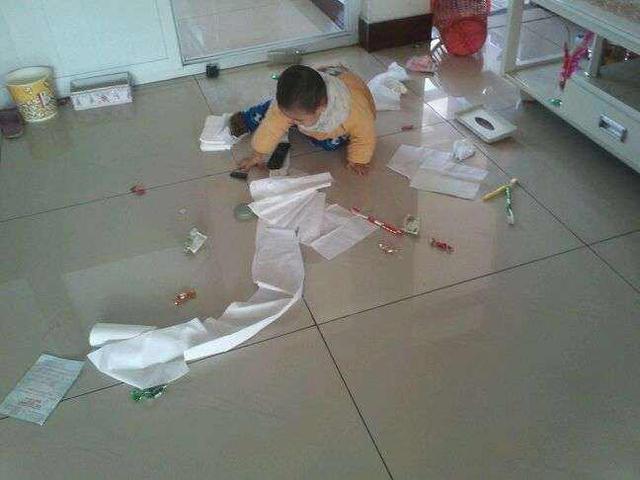 #你的育儿经#孩子到了“可怕的两岁”，就越“闹腾”，这三个坏毛病父母别惯着