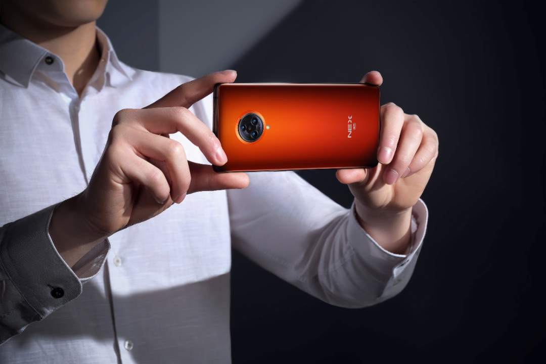 【人民日报客户端】设计驱动创新，vivo NEX 3S 5G在线发布