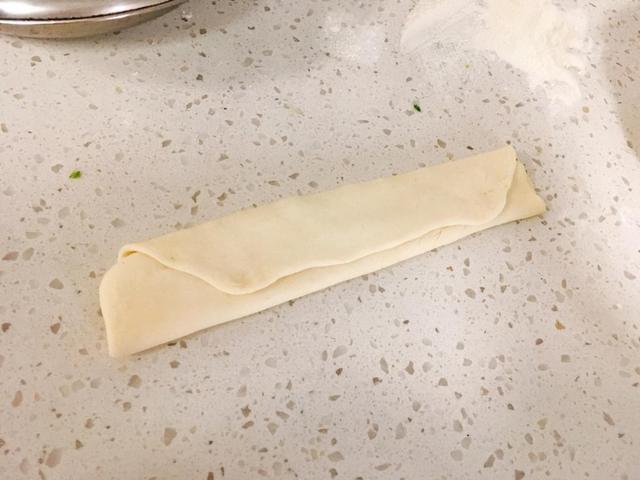 蒸花卷时葱花变色？教你1个小妙招，让你的花卷春意盎然