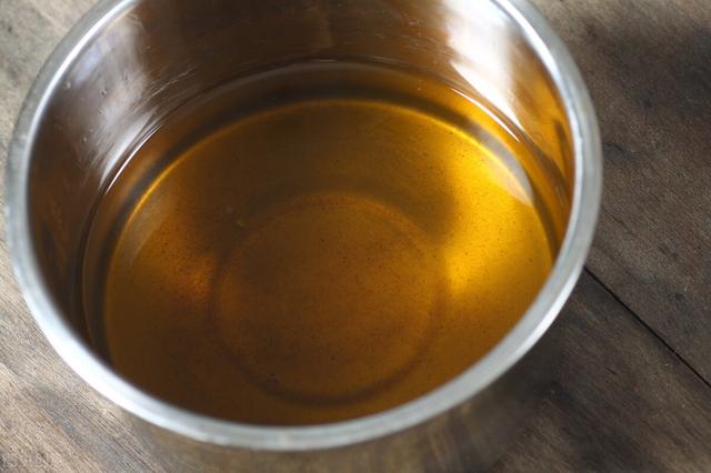 拌饺子馅用生油还是熟油？两者差别很大，用对了饺子鲜香又入味