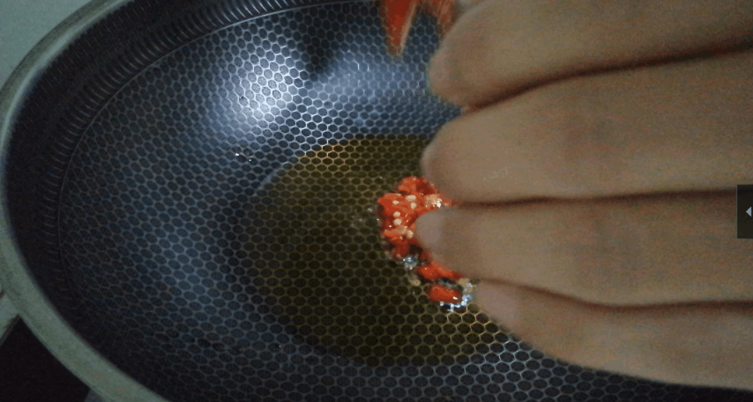 金针菇简单吃法，搭配一种酱料，秒变美味下饭菜