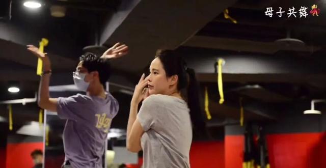 穿透心灵的冰|瑞酱长草日记丨2020年的张含韵怎么比2004年的张含韵还好看？