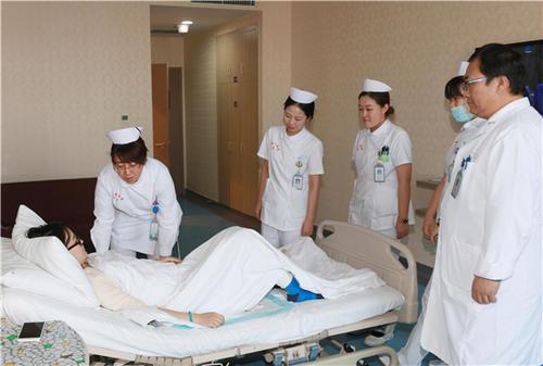 「孕妈宝典」剖宫产后疤痕，为什么有的深，有的浅？不留痕的窍门有五个