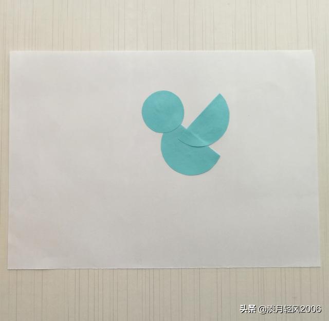超级宝妈▲幼儿园简单小手工，用卡纸粘贴小鸟的教程，可以当手工作业