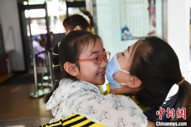 中国新闻网|甘肃幼儿园分批恢复开学“第一课”寓教于乐述防疫知识