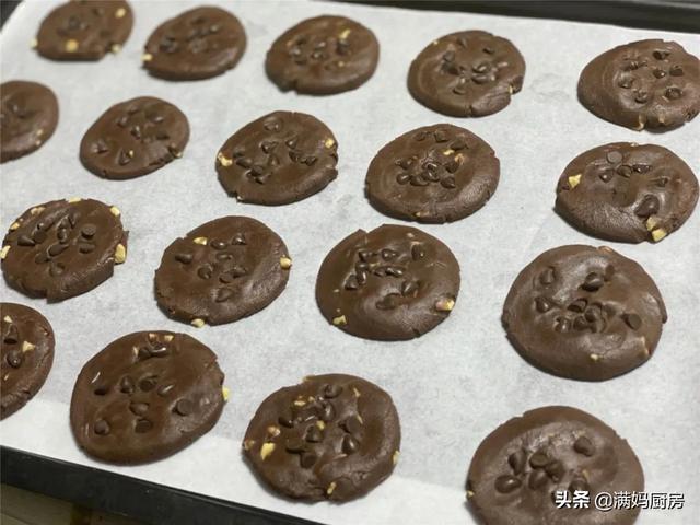 超级宝妈@酥脆美味，超解馋的饼干，打开烤箱，整个房间都能闻到诱人的香气