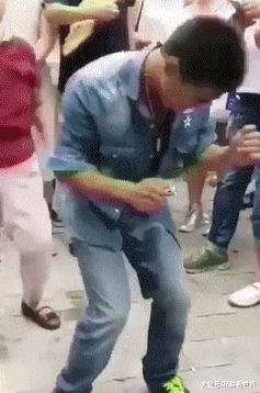 搞笑gif: 小兄弟的演技很秀,我差点就信了