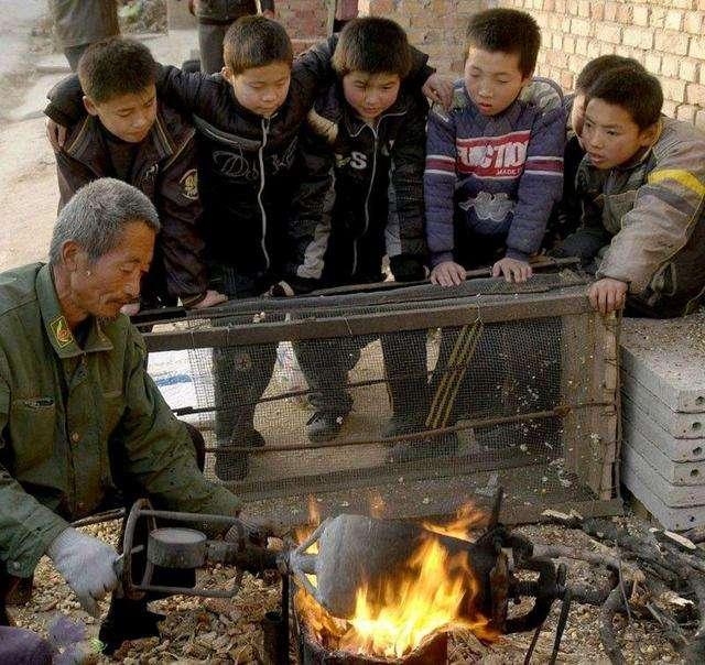 曾经很火的8种零食，全吃过的是“奶奶辈”，第三个很难见到了