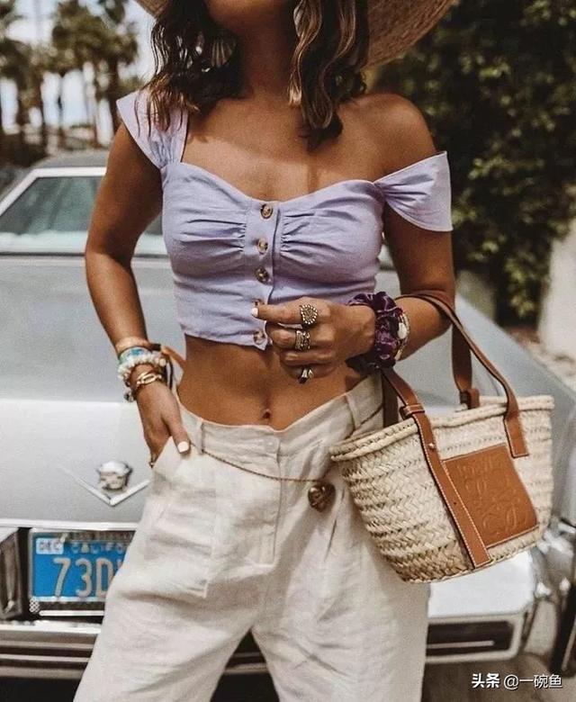 时尚迪科穿上它脸能小一圈!「复古小方领」时髦感爆棚,请立刻安排