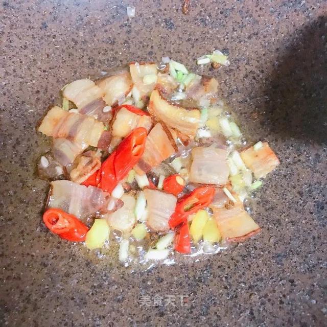 等了一年的腊肉，忍不住想尝尝鲜！味道醇香，百搭又下饭