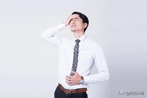 为什么有的人在闹钟响之前就醒来，有的人定几个闹钟也起不来？