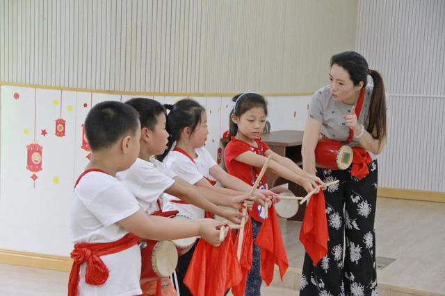 「乐学颛桥」（第2期）妙“剪”生花，民艺回归童心，乐玩腰鼓，敲出欢乐一片