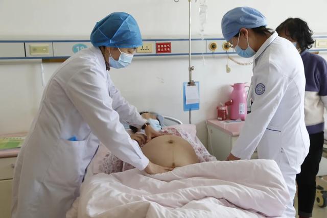 女士|本来想给老大生个伴，山东 二胎产妇生下三胞胎“兄弟连”