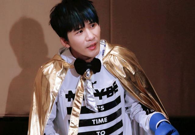 笙笙千离|大张伟内心孤僻，却在镜头前放飞自我，当年背着还债生活