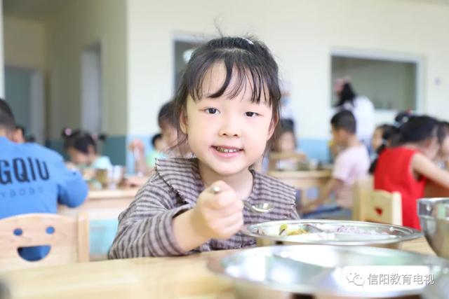 超级宝妈▲吃饭饭 我们是认真的