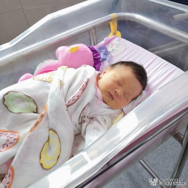 超级宝妈|顺产日记：宝宝抱到我身边，是这么亲切又这么陌生