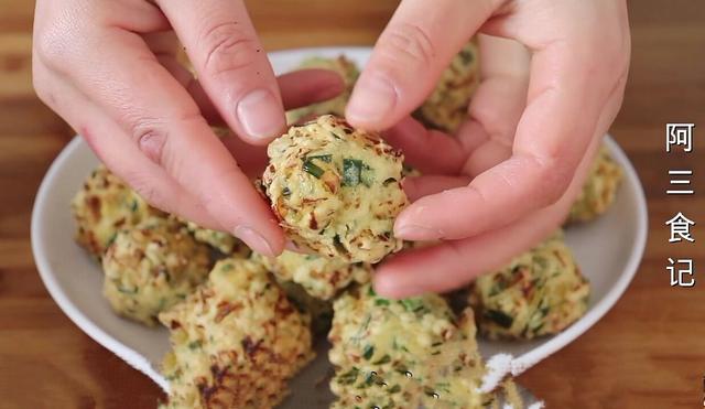 自从学会白菜和鸡蛋的新做法，我家孩子天天点名要吃，出锅就扫光