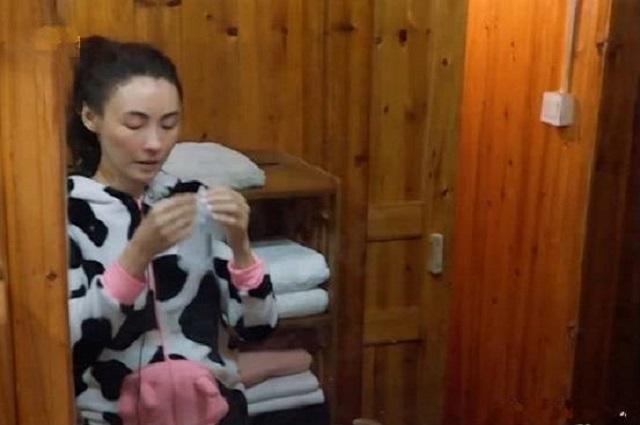 正儿八经小青年|女性高龄产子，产后“衰老”能有多快？有钱有颜的女星也不能免俗