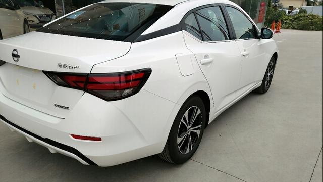 省油和舒适才是家用车的王道，新款日产轩逸车主用车点评