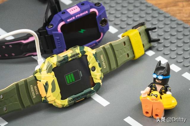 旗舰对决-为何近一倍差价？360儿童手表S2与小天才Z6横评