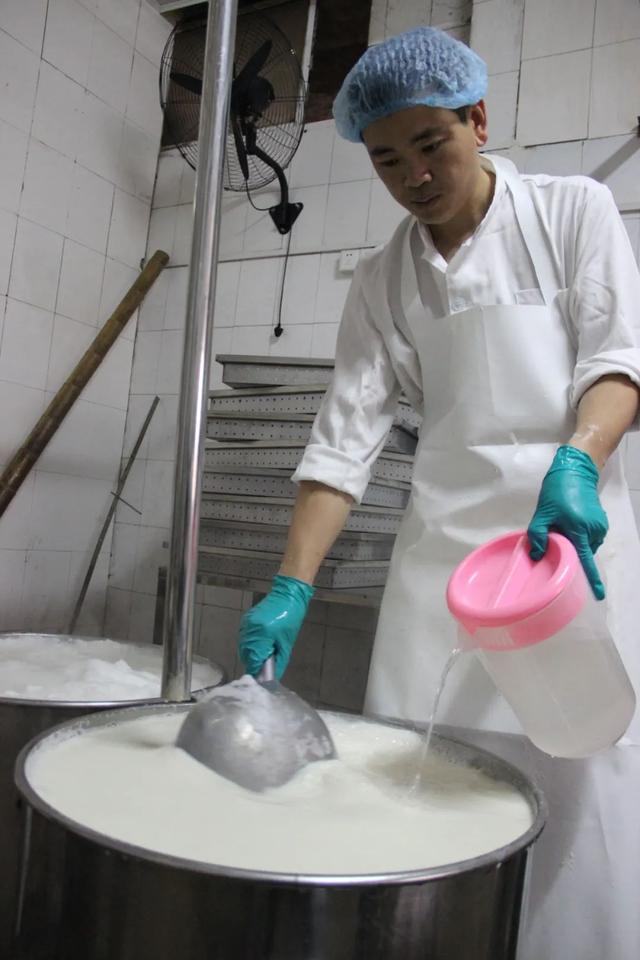 “001”号！好吃又有故事的马桥豆腐干，开出上海首家直营店