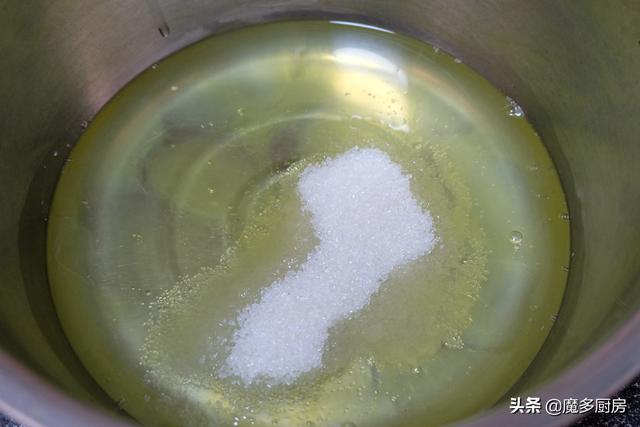 无油酸奶蛋糕怎么做？准备好这4种食材，照着食谱试一试，超简单