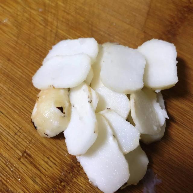 大眼睛的女孩|辅食课堂 | 买啥肉肠，自己做的安全又好吃