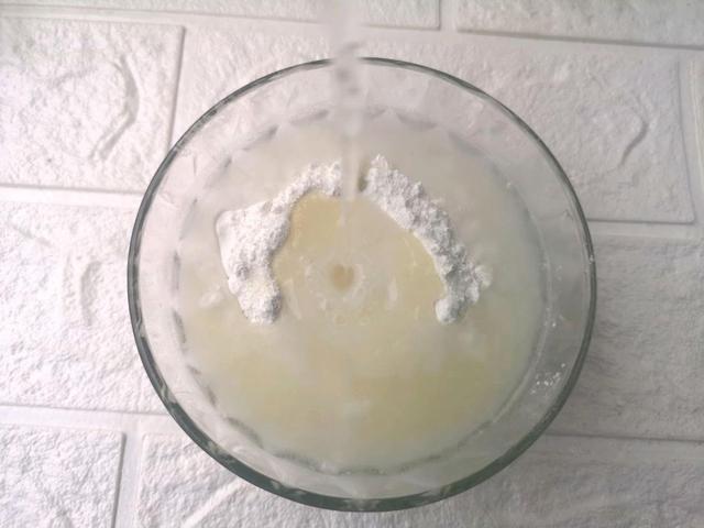 芝士糯米饼，软糯香甜，早饭下午茶是不错的选择，好吃又好看