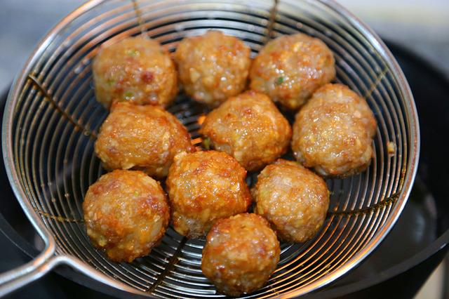 冬季多给孩子吃莲藕，营养丰富，入口爽脆鲜香，家人每周必点一次