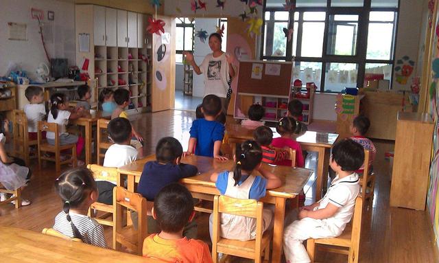 你的育儿经|孩子回家说午餐吃不饱，鸡蛋面没有“鸡蛋”，幼儿园的解释引众怒