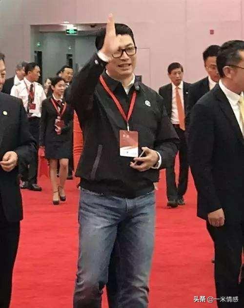 顺丰总裁给每个员工发888大红包，他的江湖义气不止于此！