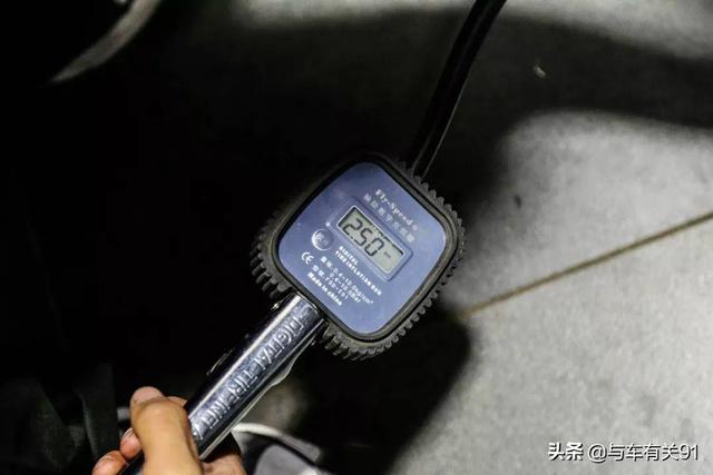 修理厂不管什么车，胎压都给打2.5，和标准胎压不同影响安全吗