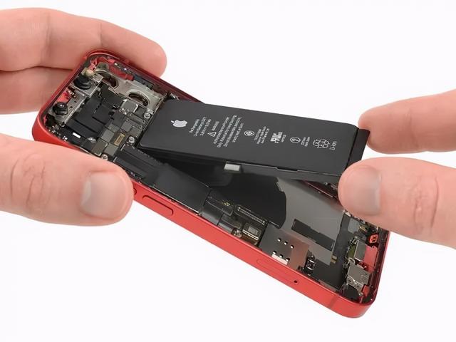 李楠评论iPhone12，不合格的5G手机，巅峰设计跌入海底