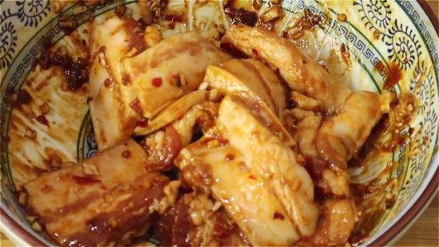 家常粉蒸肉，这样做真好吃，入口软糯，香味扑鼻，一点也不油腻